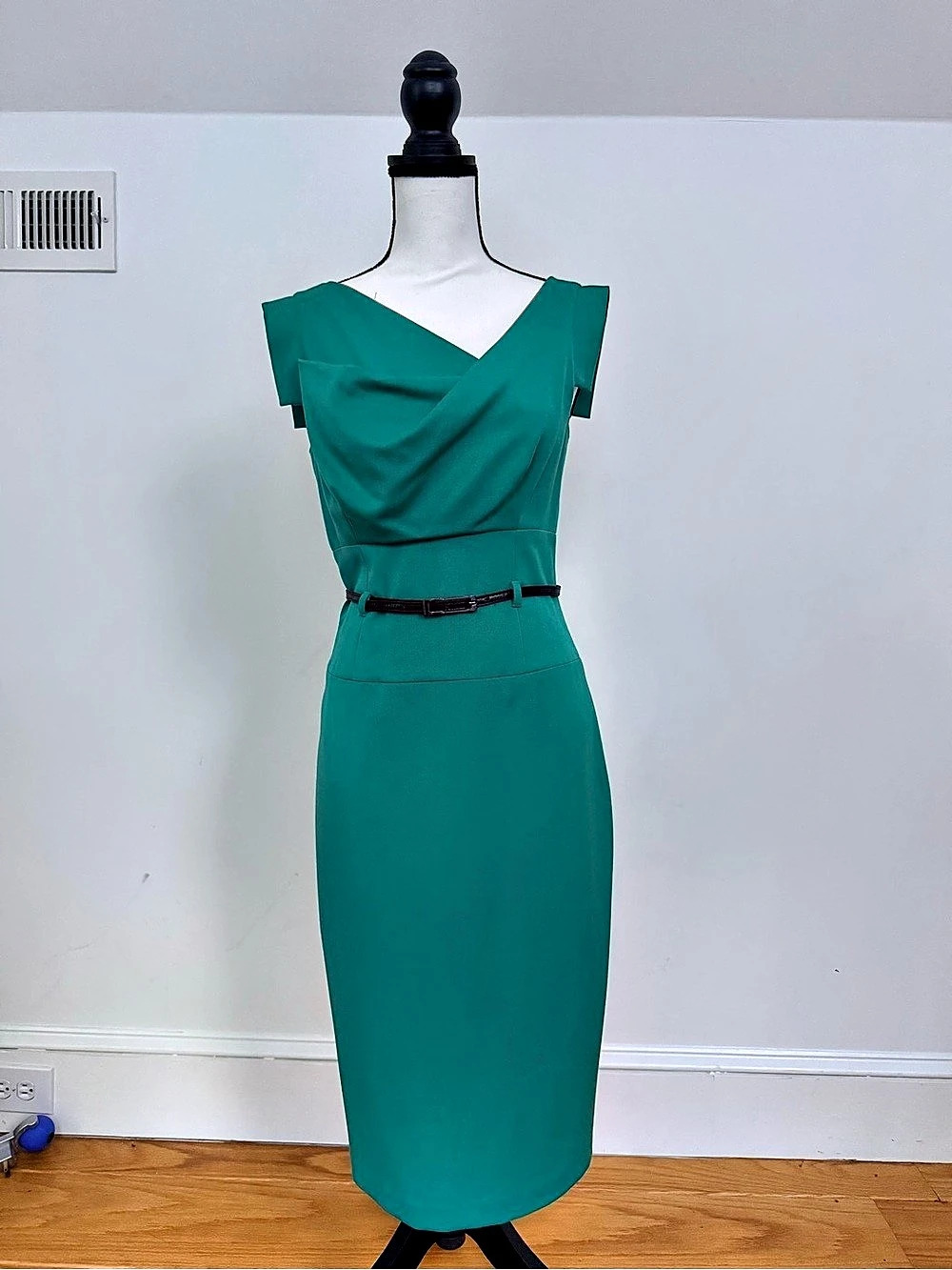Black Halo Classic Jackie O Green Belted Midi Sheath Dress Size 4 Like New